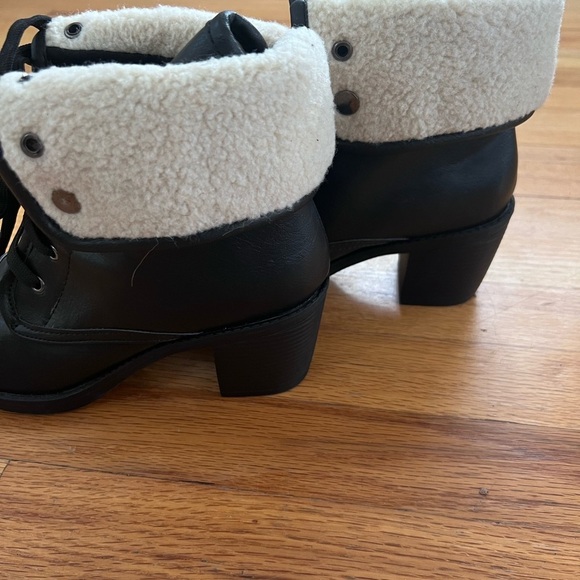 Wild Diva Black Lace-Up Combat Boots - 7.5 Women’s - Picture 9 of 14